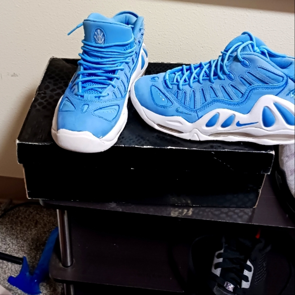 Nike uptempos blue size 7 men's brand new never worn no box